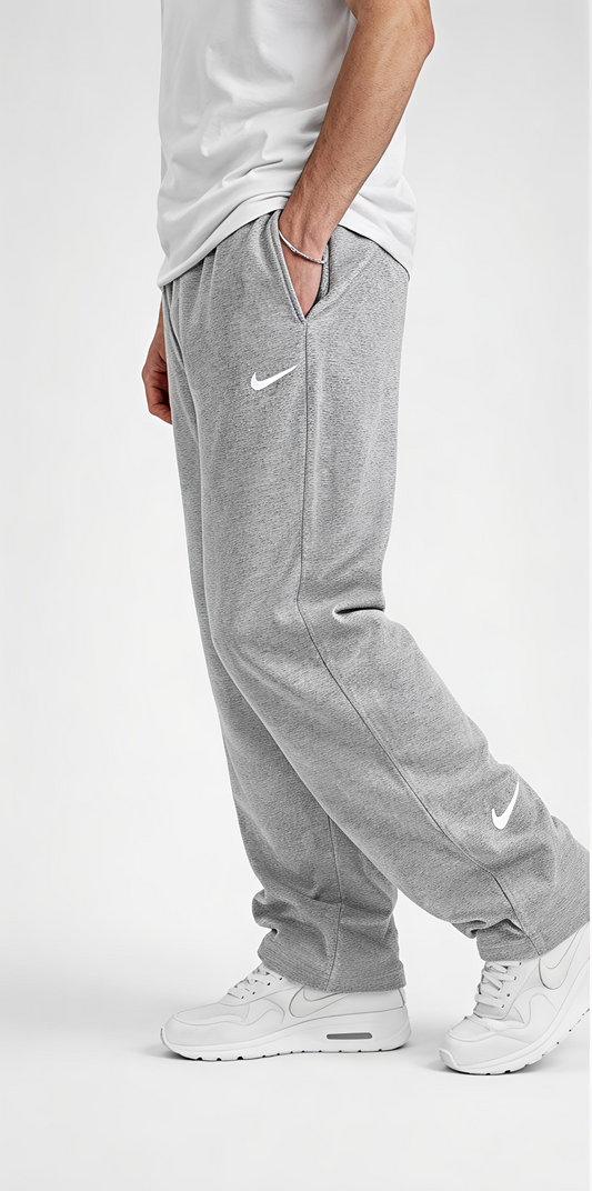 Nike Grey Fleece Joggers – Relaxed Fit